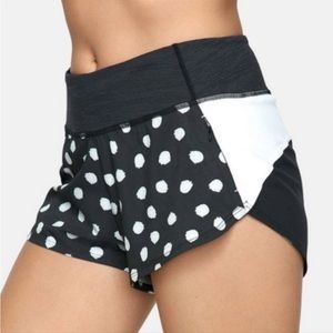 Outdoor voices Hudson shorts large 2.5”